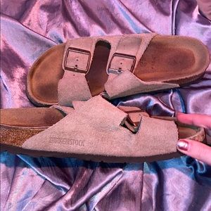 Birkenstock shoes// lightly worn